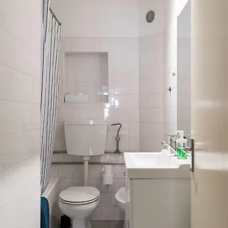 Strategically Located, Pleasure Guaranteed Silva 2 Apartment